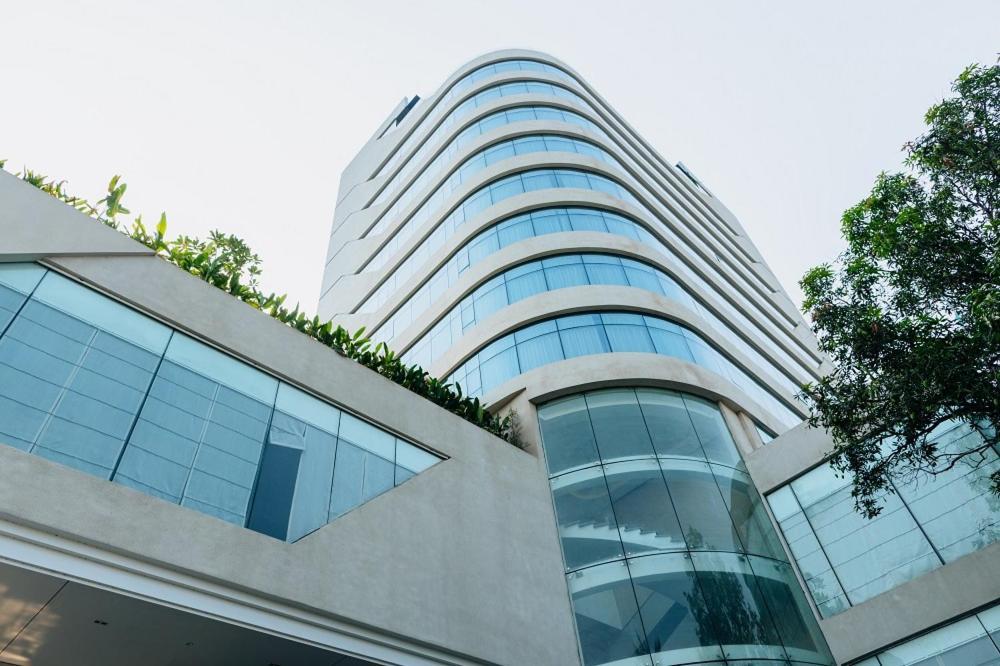 Ease Hotel 4*